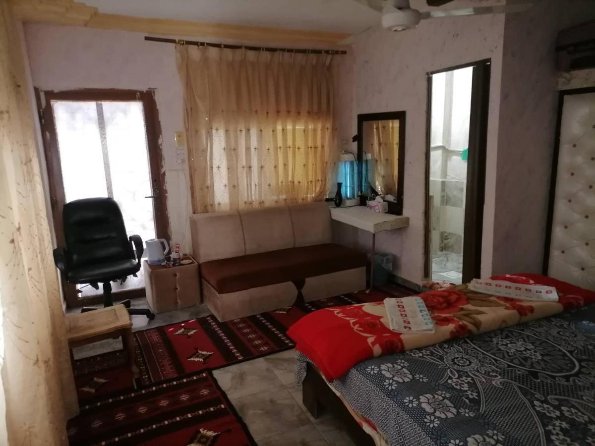 Guest House Hazem Al Azraq ash Shamālī エクステリア 写真