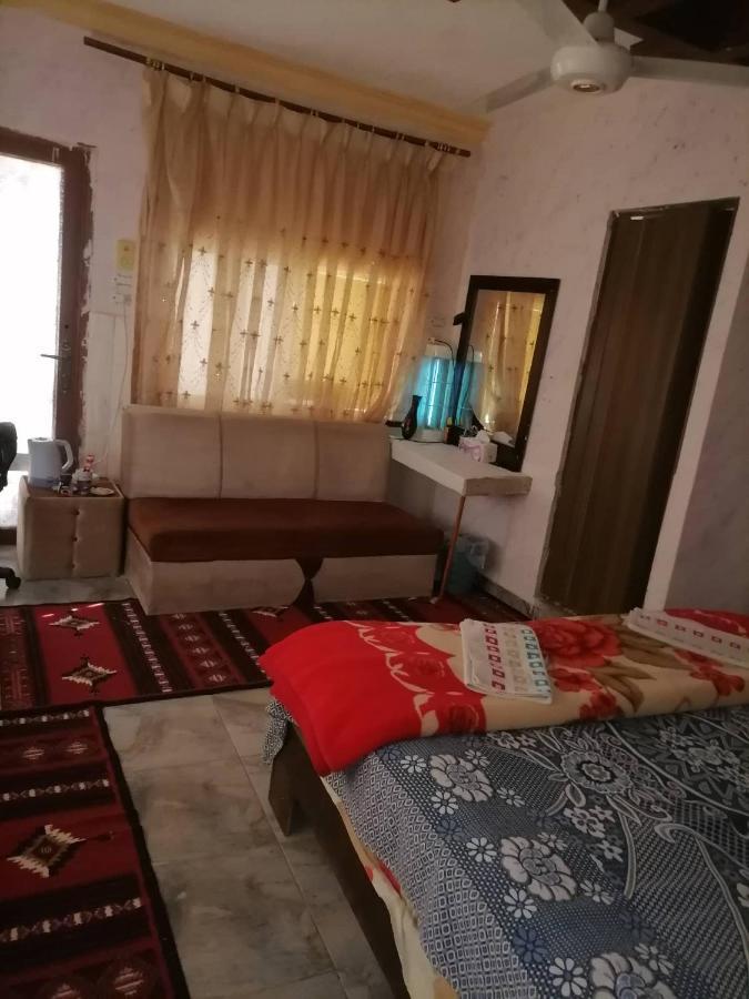 Guest House Hazem Al Azraq ash Shamālī エクステリア 写真